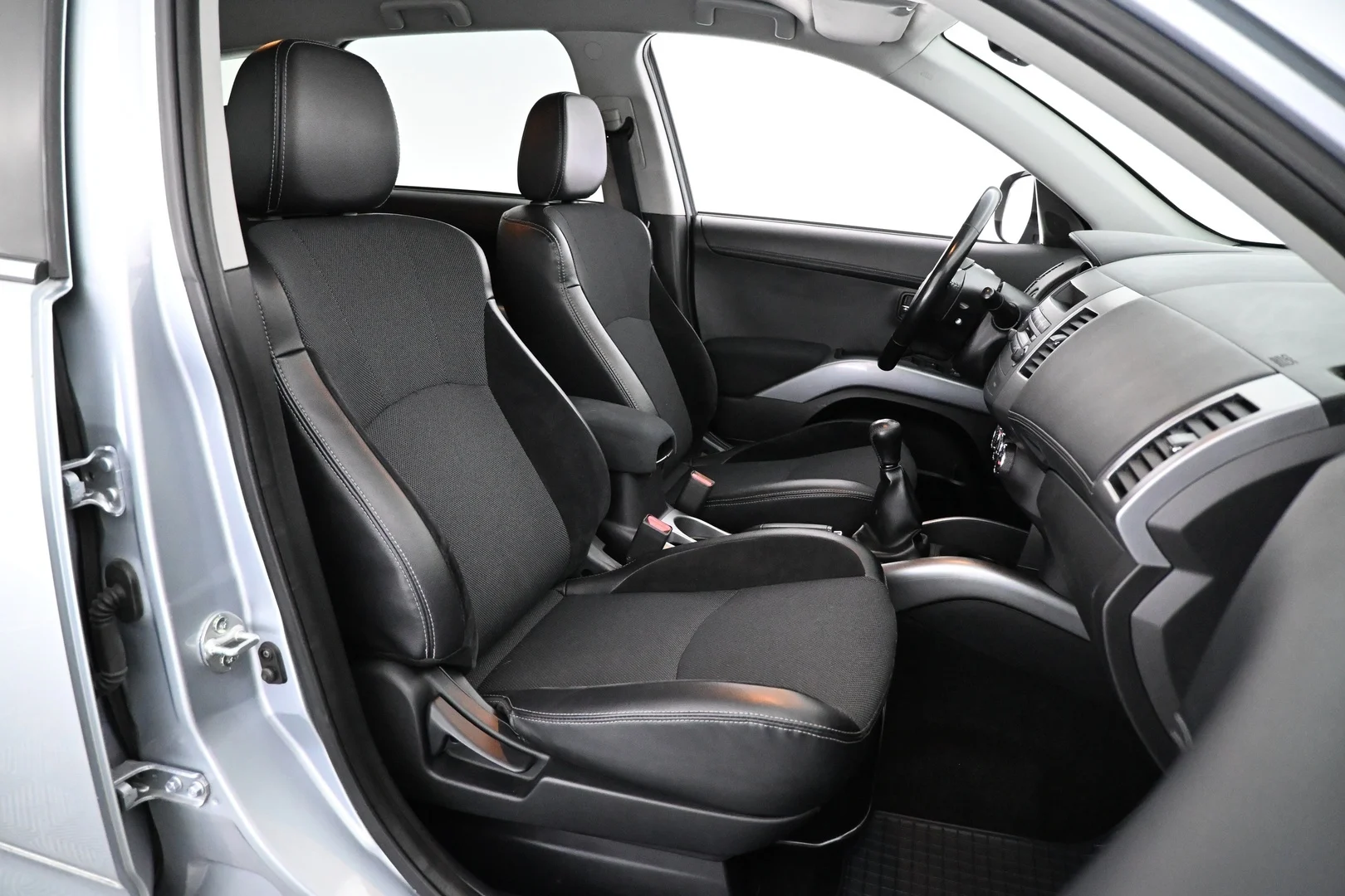 Car Image - 6SB4z3mt2Fi9vzv4GzrEbW
