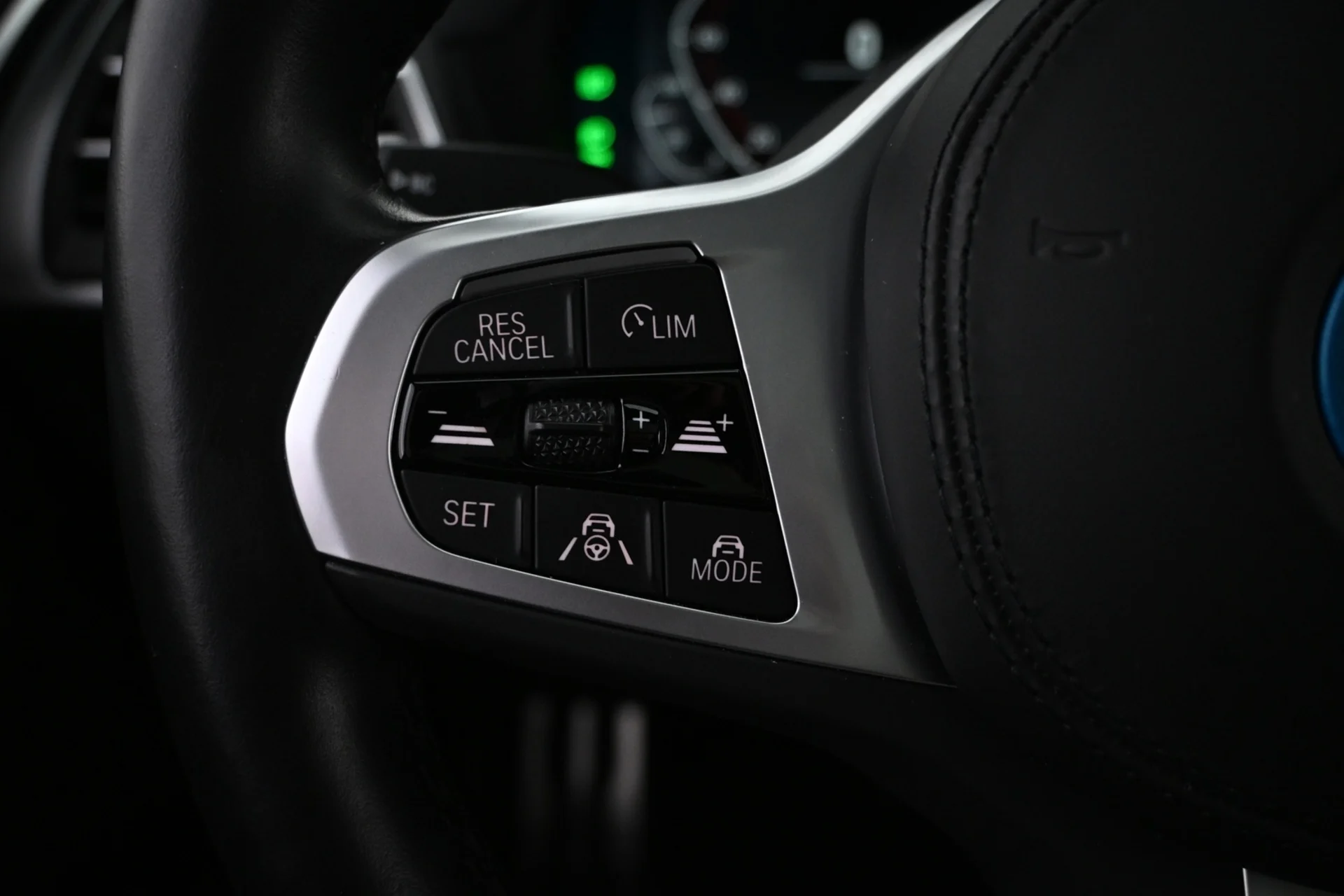 Car Image - 6iLASqGFR5Weqnzj4Jpbcc