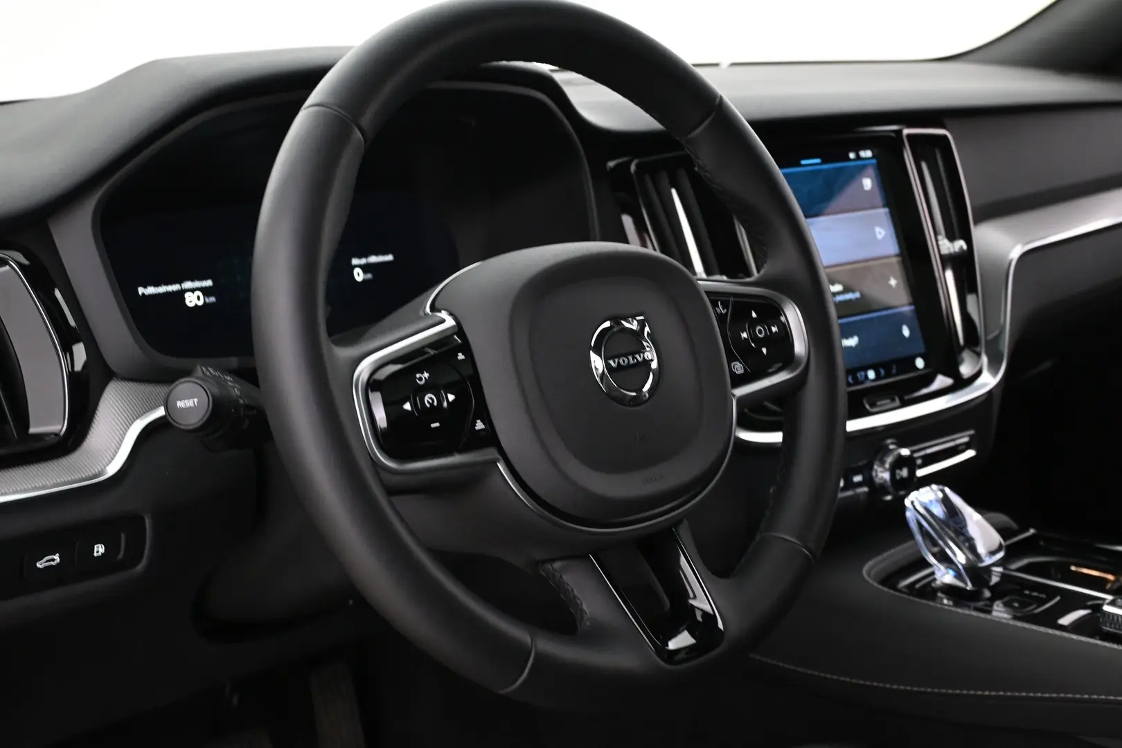 Car Image - 2LoMdVHxteC8Ed3eIhuvxC
