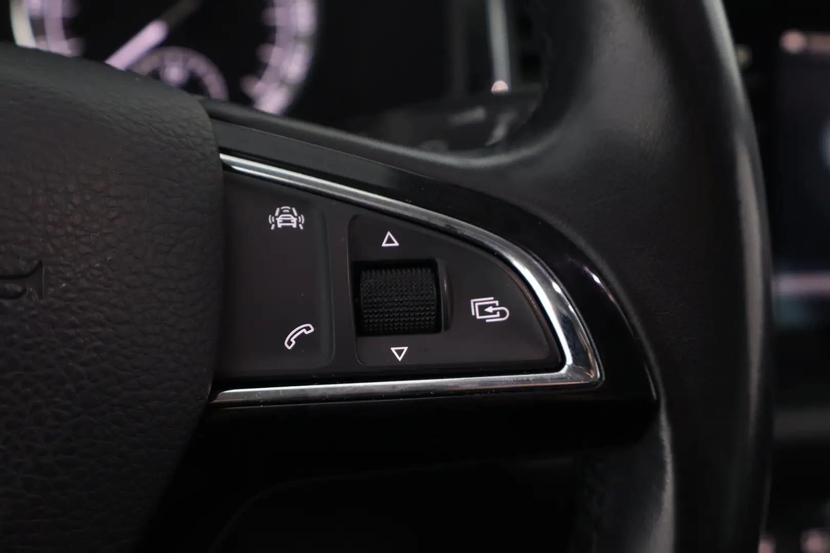 Car Image - 2b6kBY70QkFXrlary0dVQG