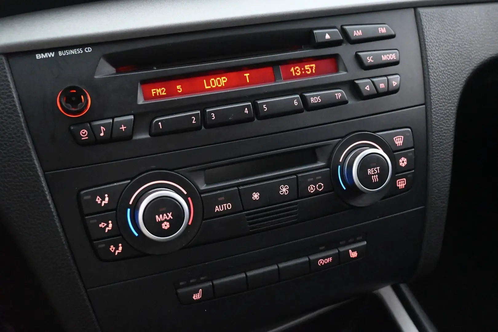 Car Image - 6SX8zRqDOWgMatmgcEHNxe