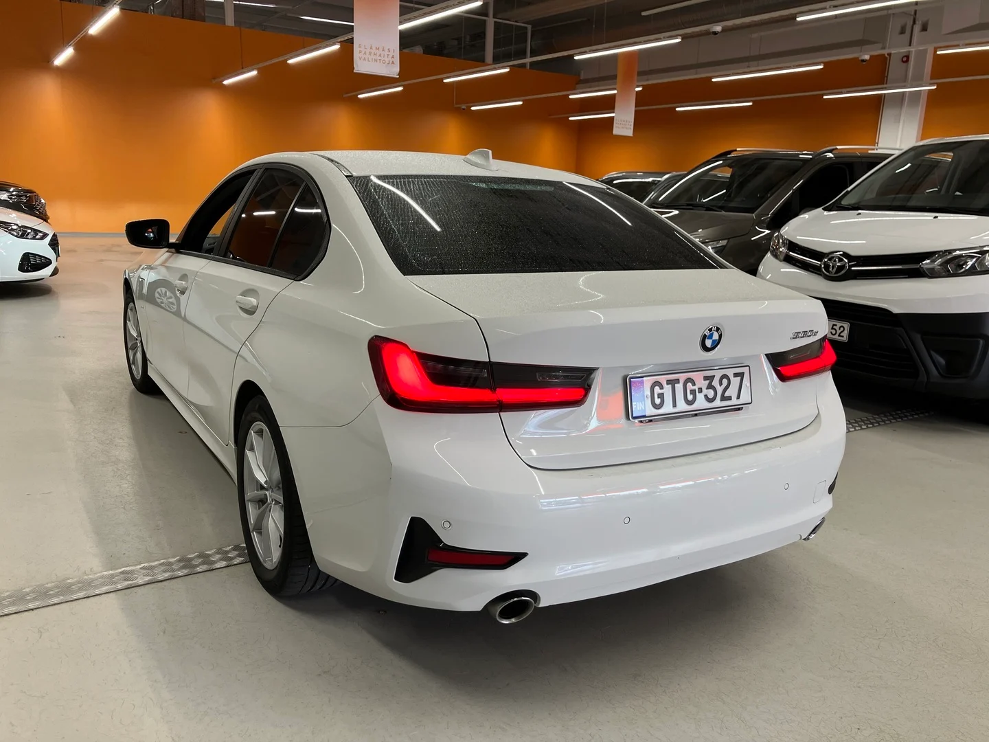 Car Image - rdIcyOH5Vp1GdKrd9YOsN