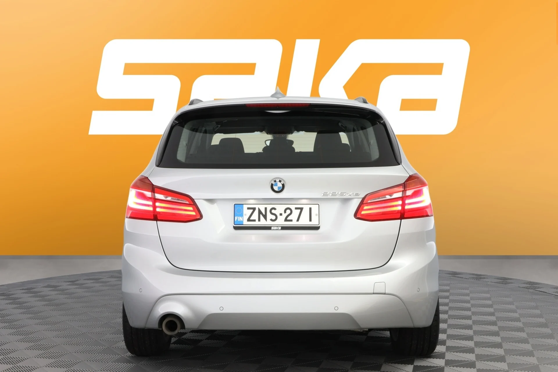 Car Image - 1y20b231b0XKQbh3hD7yBT