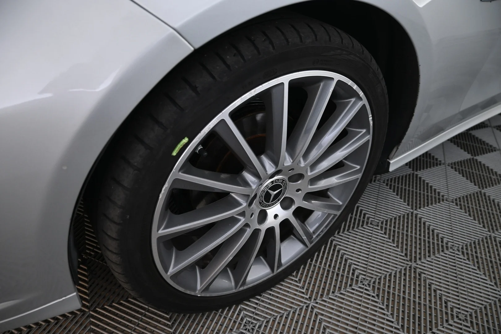 Car Image - 2mvKwe35eRHtR7Dp7xrEZ3