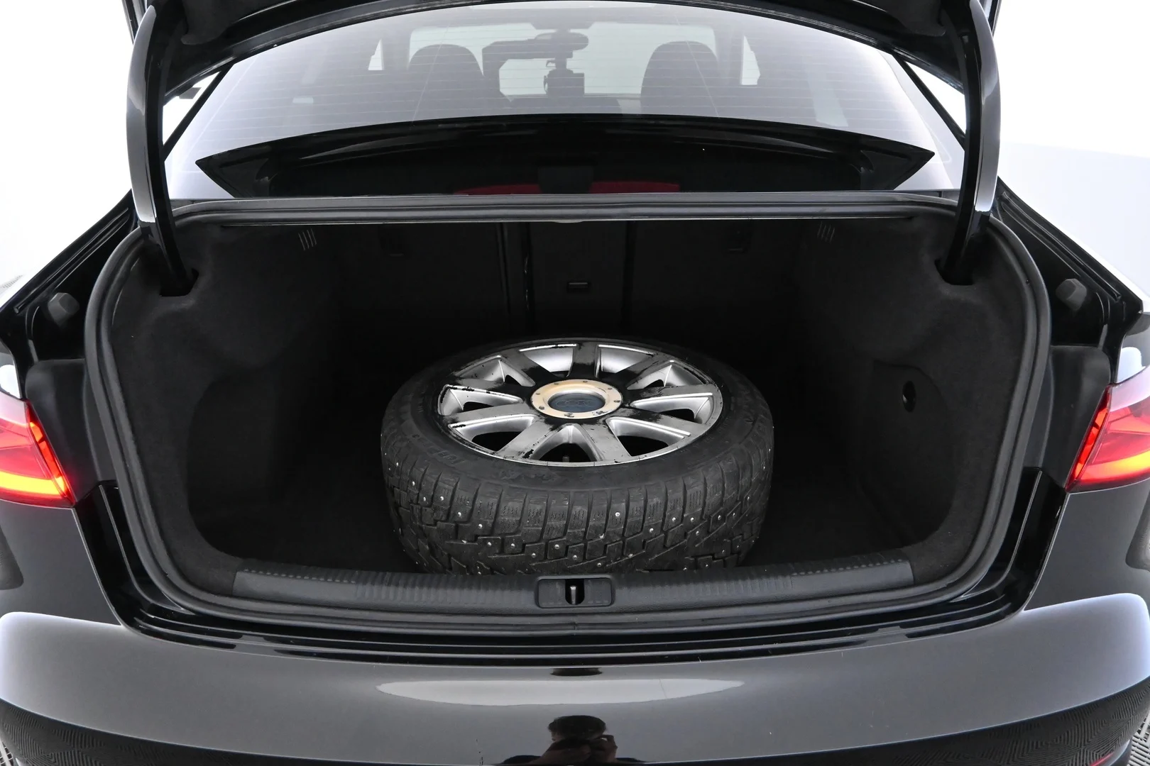 Car Image - 7hyIEUbNfscQHaXLREnNXZ