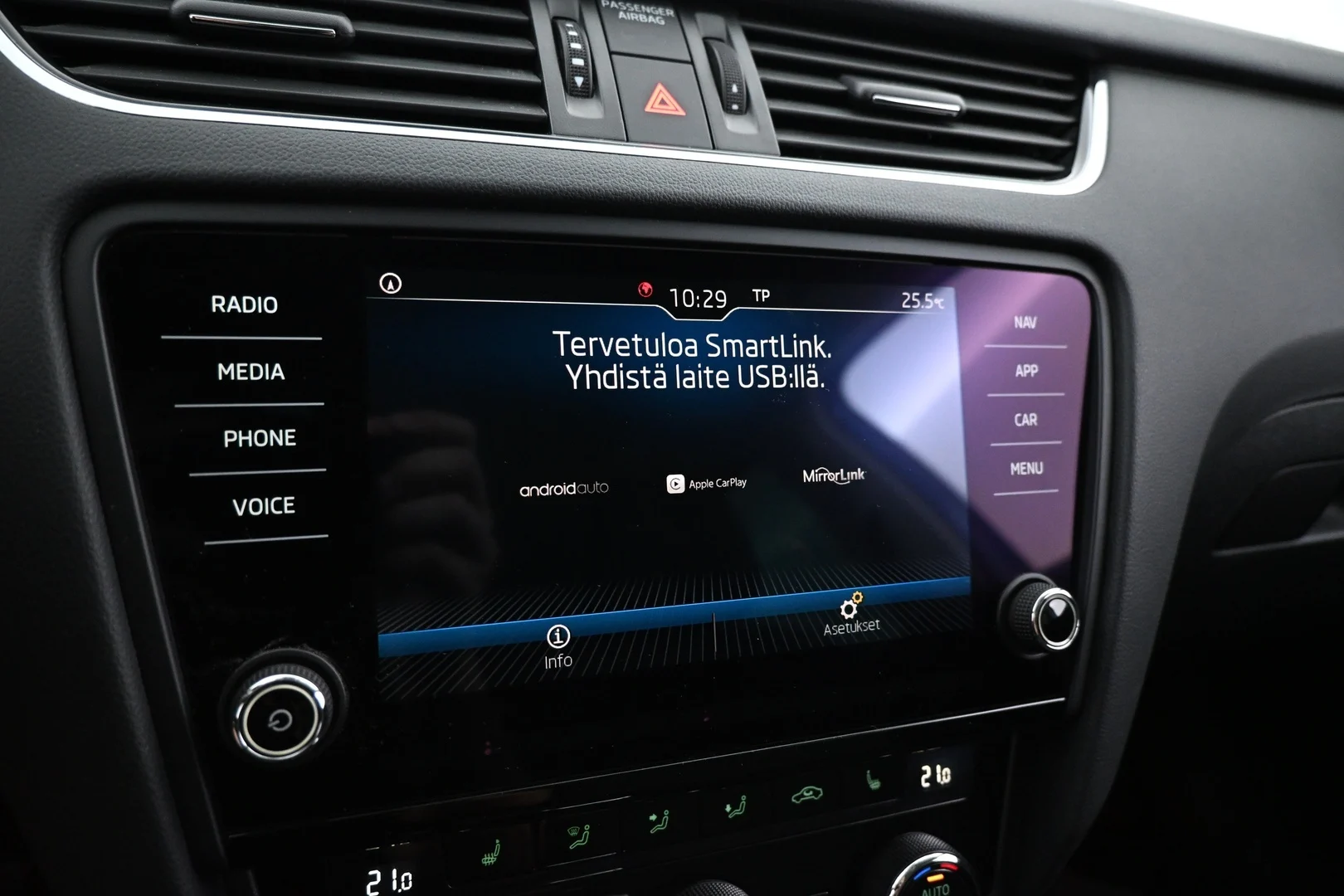 Car Image - 5tAyaN2wSI4K6ZnPQ7tA9U