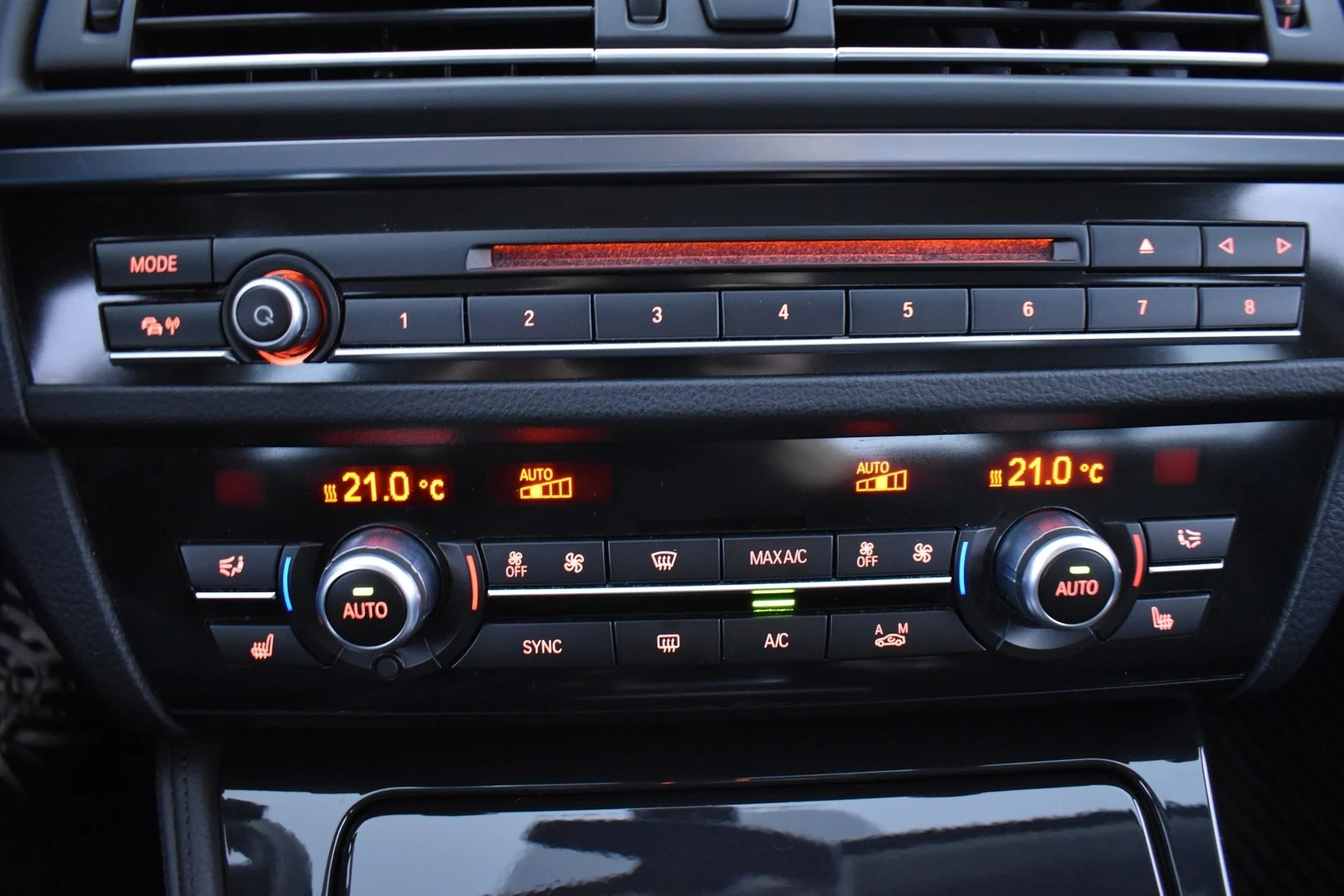 Car Image - 6ue8et1eVlXBI350VMGM07