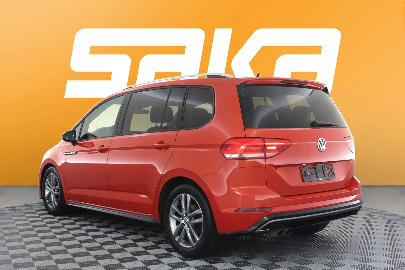 Car Image - F5poQUSEswpSnPRXb5A0i