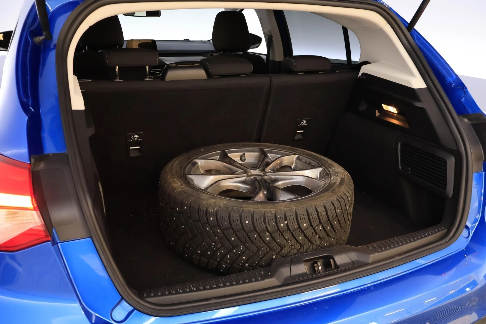 Car Image - 3i9zS8hWChQzrkgpa6OKD6