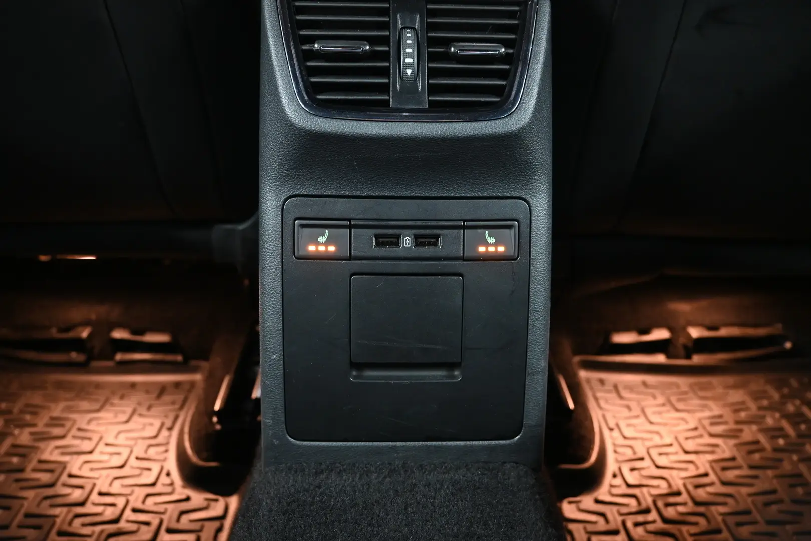 Car Image - 6Y2Ra4dwqqwawW1FA7KN50