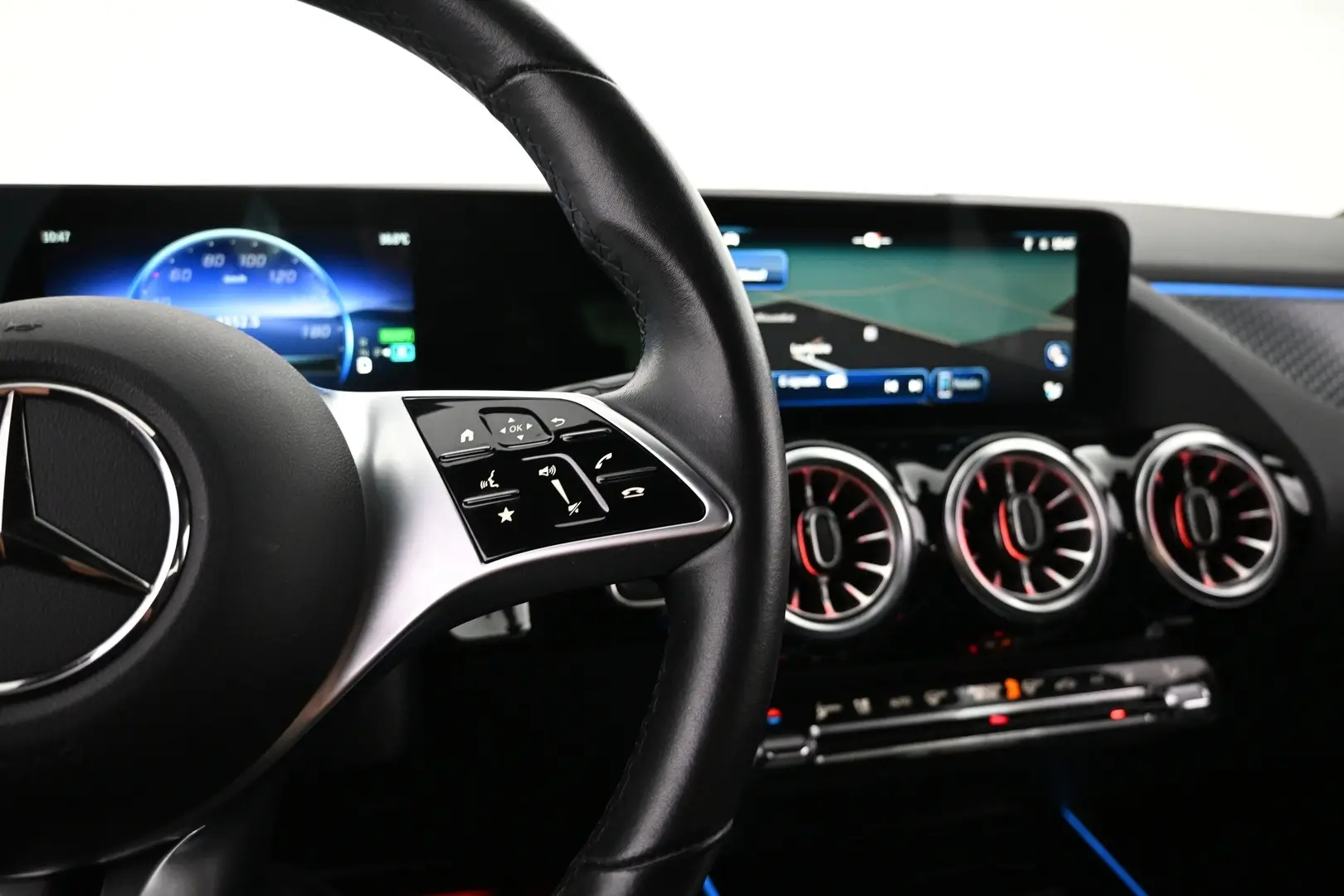 Car Image - uhrAahCGLl4loxZAeZUNF