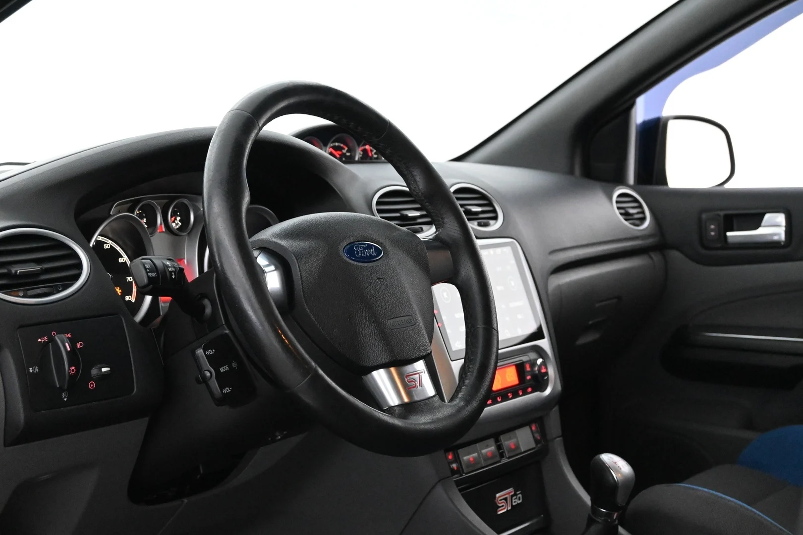 Car Image - RZRAcnmaUxMZu67qYdEMj
