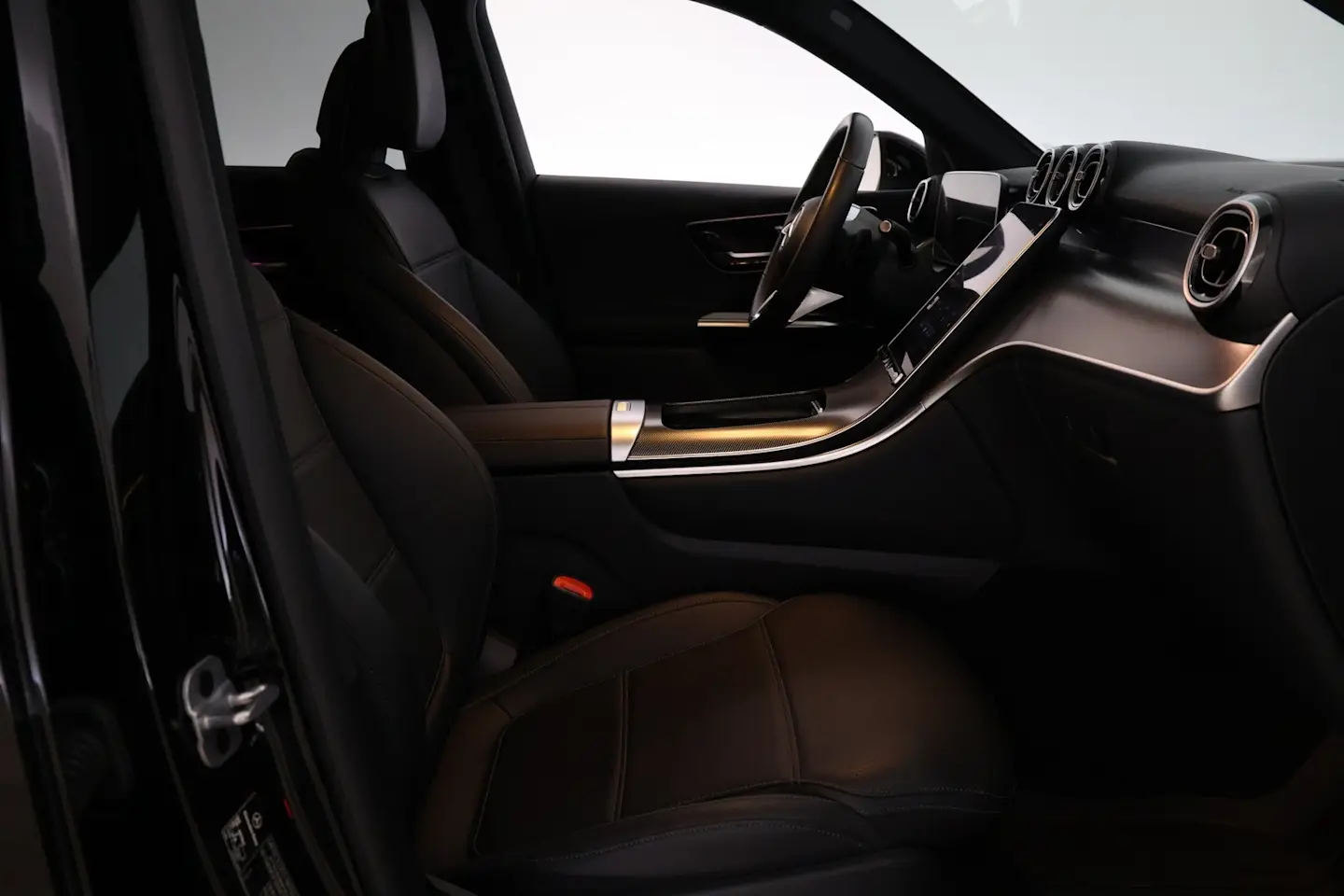 Car Image - XB5803OB68LWAvmxc8g6A