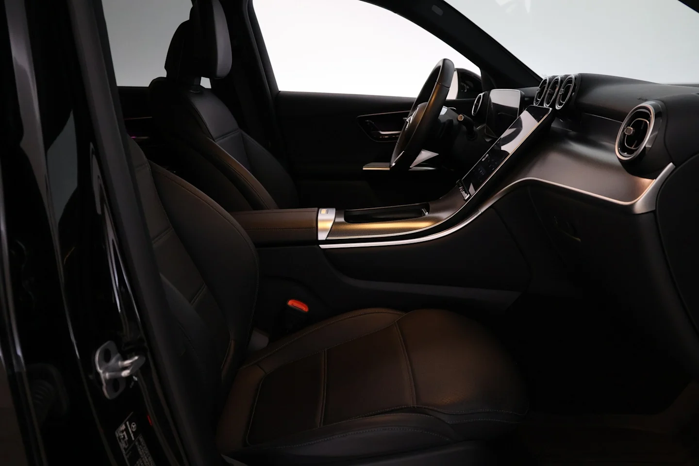 Car Image - XB5803OB68LWAvmxc8g6A
