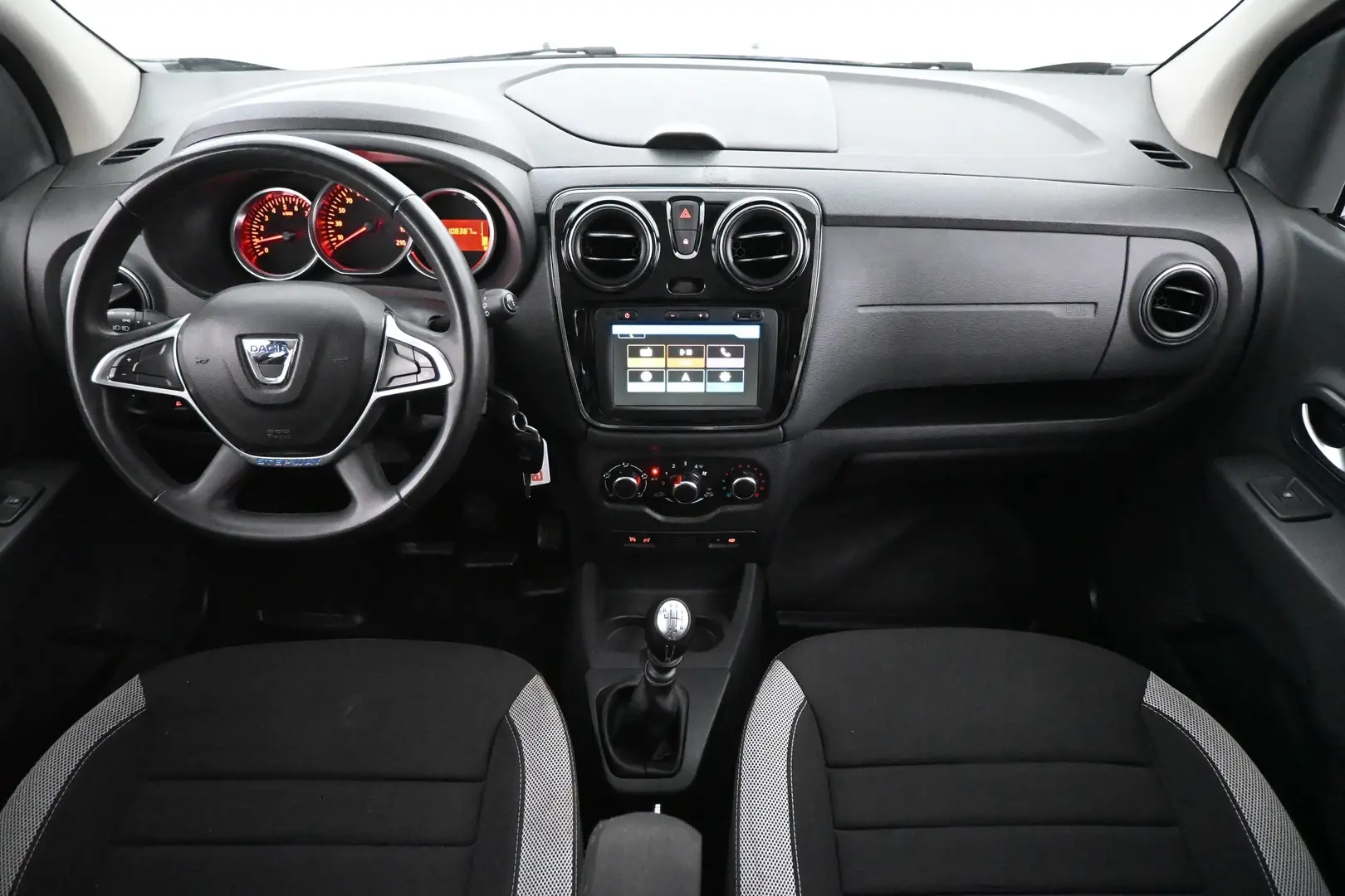 Car Image - UyXAJwbFZK1TP1A7i8STV