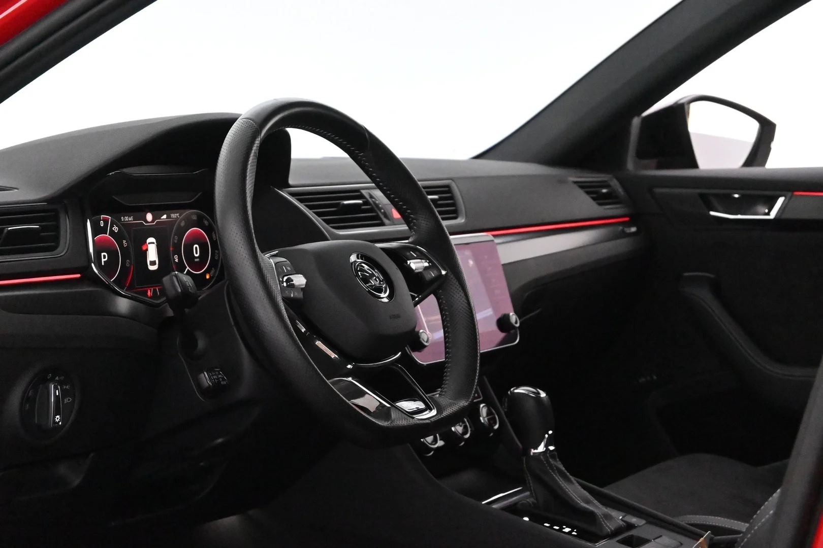 Car Image - 6VsNeLLzfiC2JWBE8ZBwHG