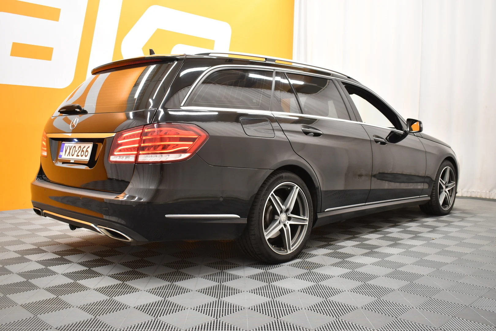 Car Image - 5elYf80JxuBhuMjtxi5uoS