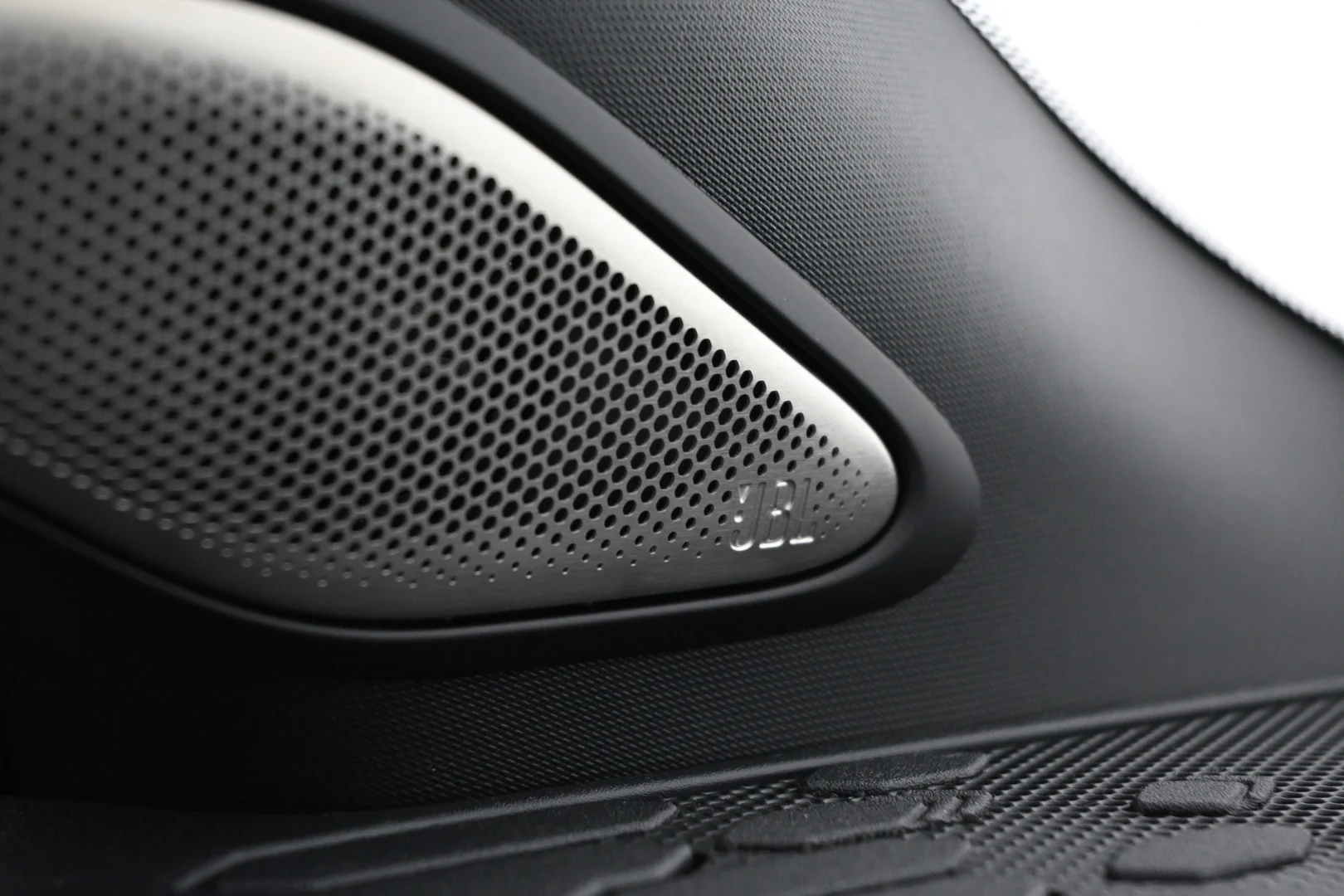 Car Image - O5evf8HMbJBWOSQvZwYGA