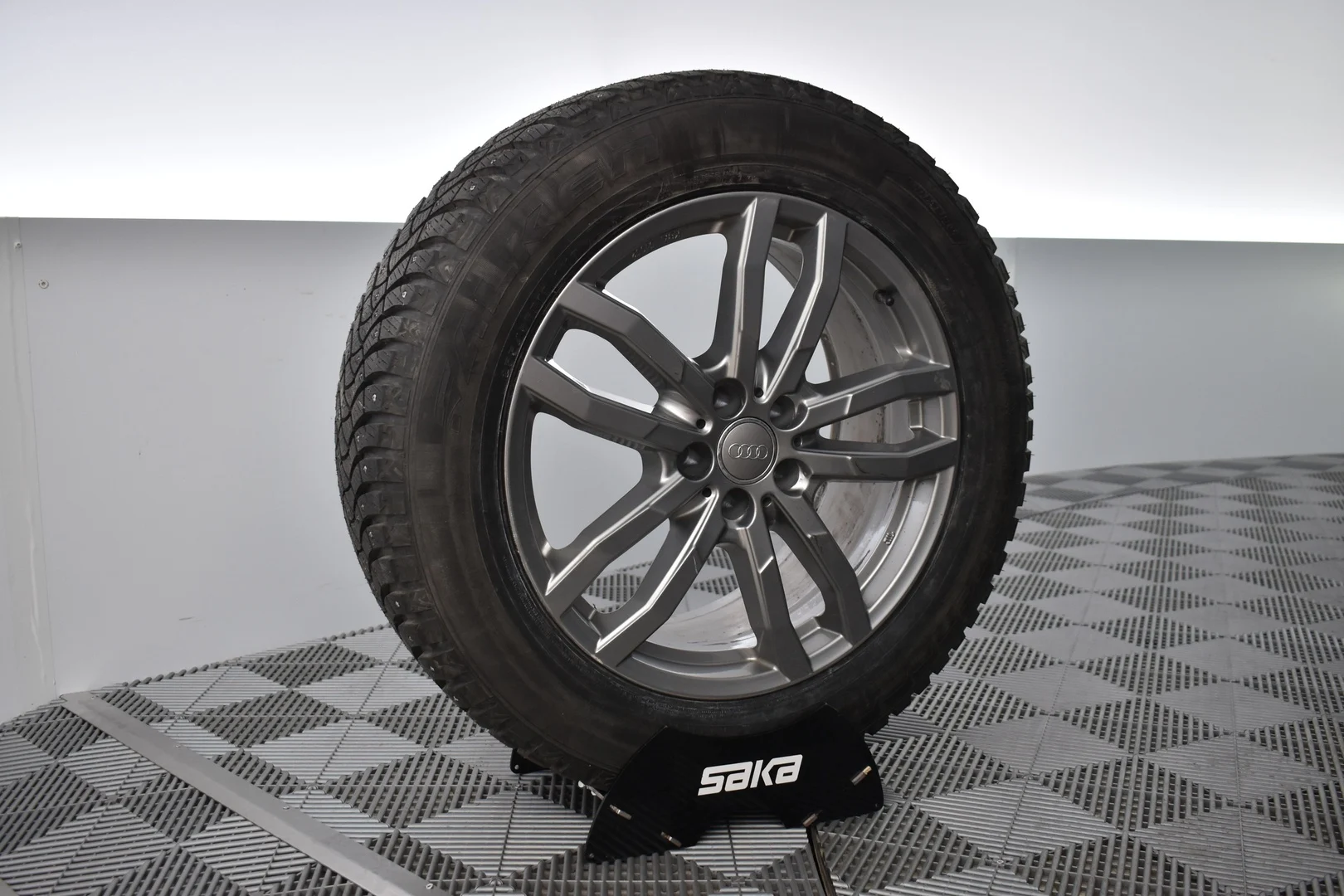 Car Image - 3eriG6w0vRKFIS0kC3oaAQ