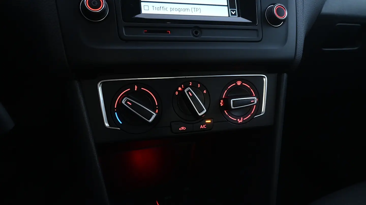 Car Image - 4eXyhsoEzLeNmdTKmIp278