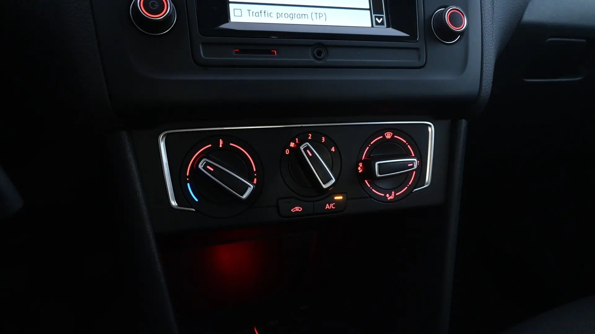 Car Image - 4eXyhsoEzLeNmdTKmIp278