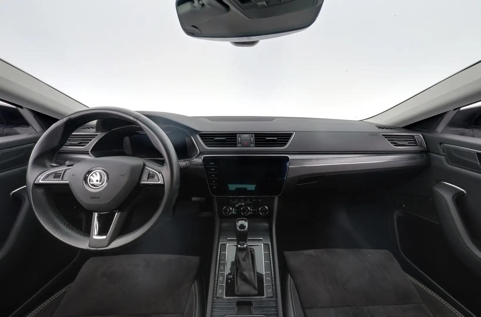 Car Image - zUvqFzreCXsyLiNV7CtkP