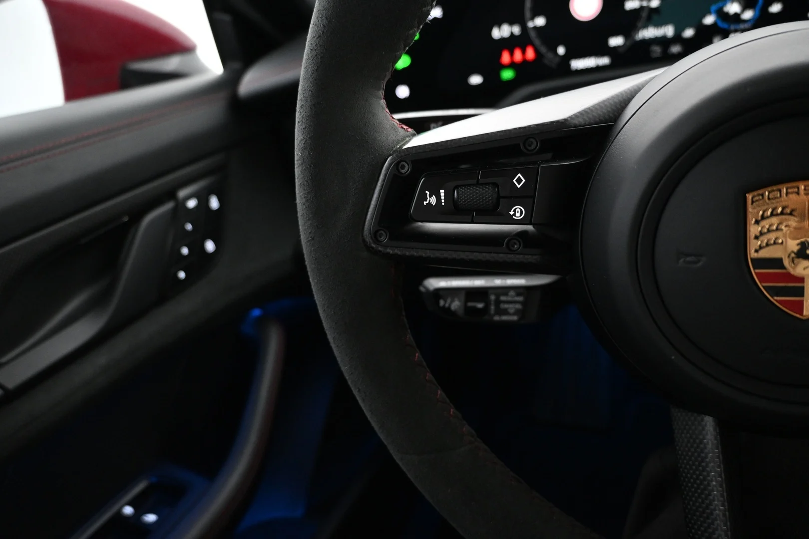 Car Image - 2hB1X8akEnLphRzzqEIpgk