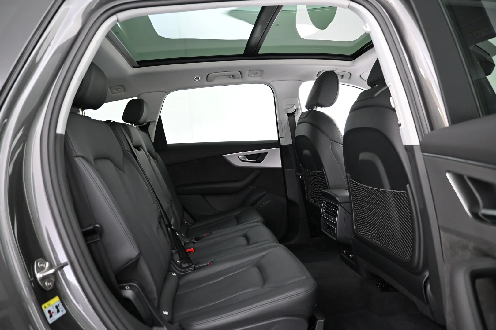 Car Image - 2vDkLrmerkD0lCmO0vQ8nO