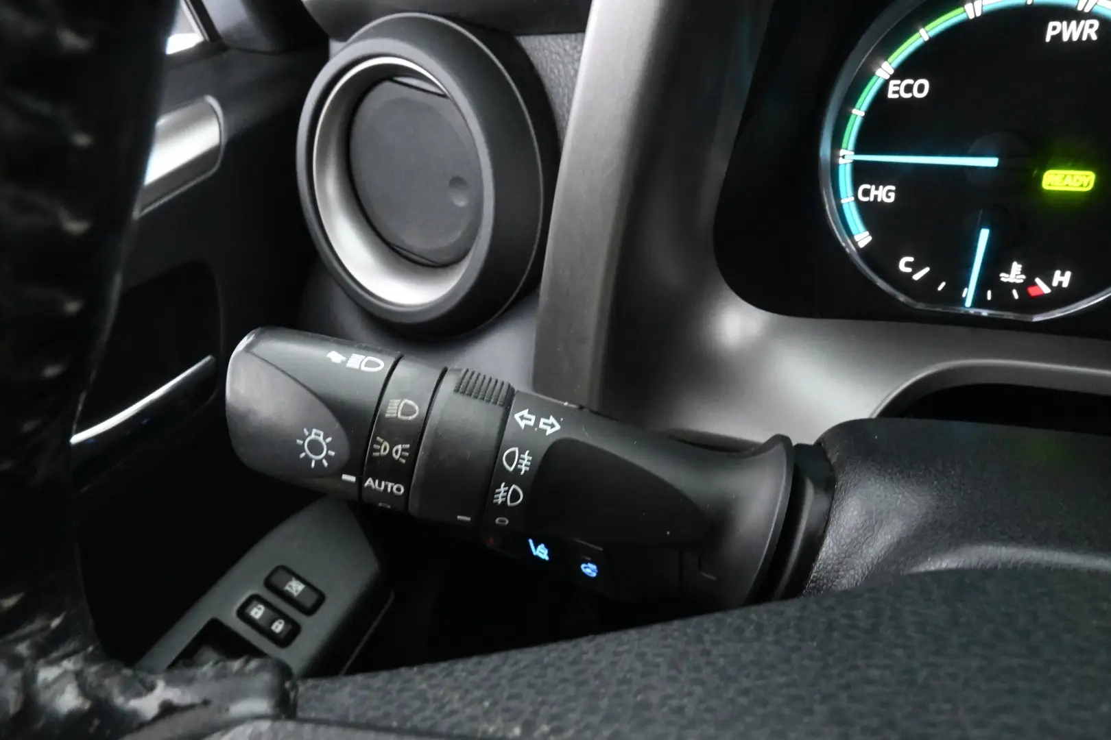 Car Image - 3R9uQyrhiu89yYY1yDeiW4