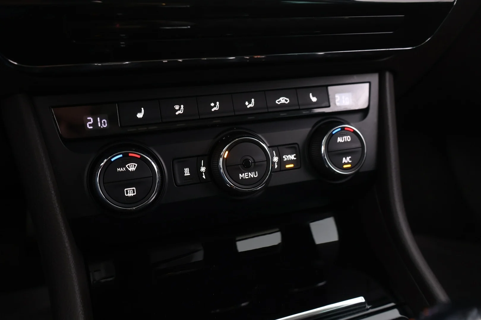 Car Image - 7i1J7vyGF02N9qBxZwgzNO