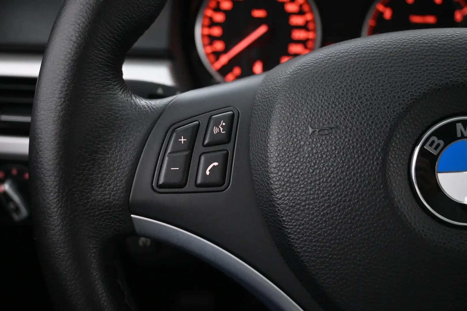 Car Image - 14RqUd3JJGyKiU7n9ujXxF