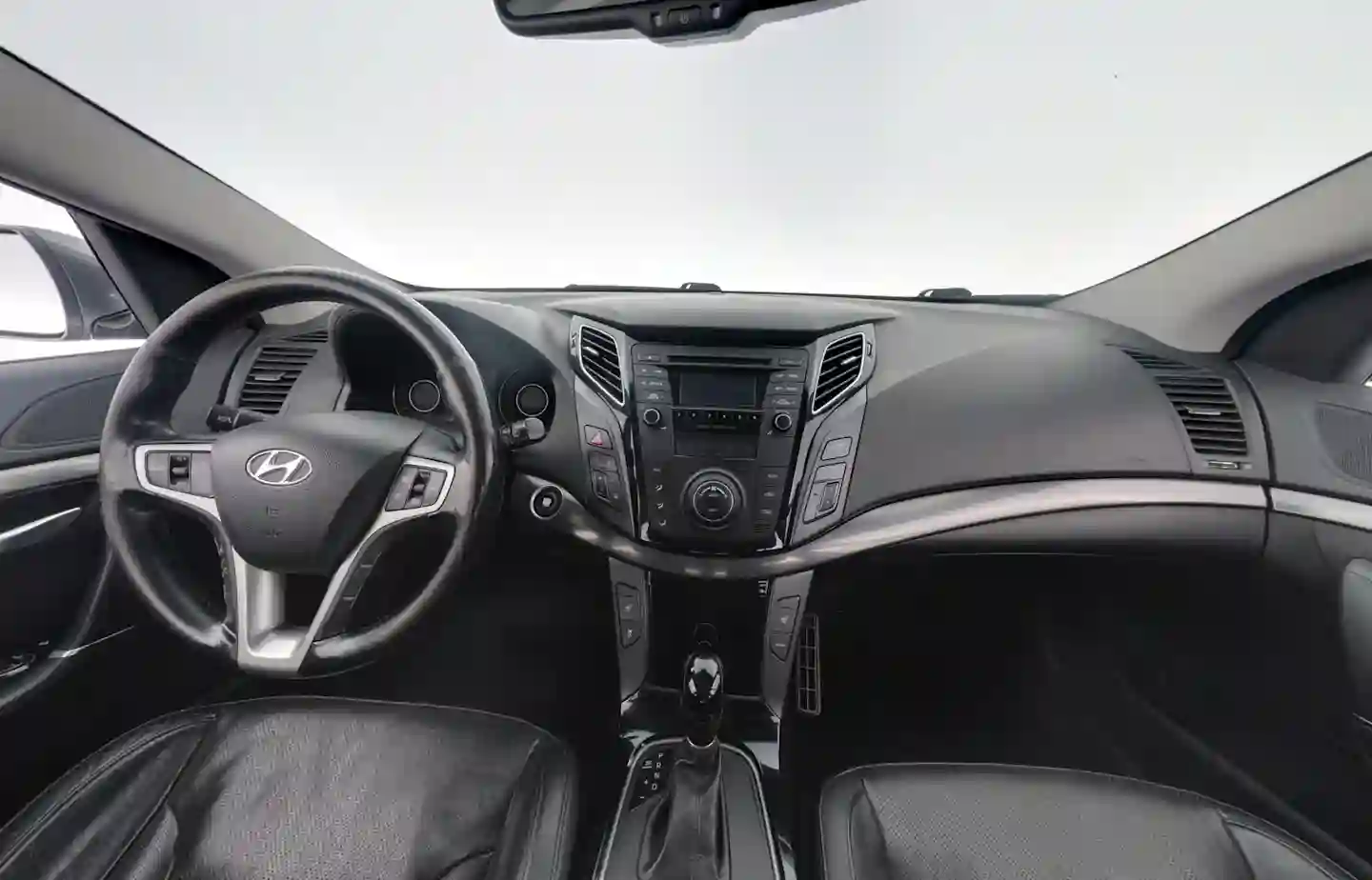 Car Image - 67lDgxFYsF8c4OdE6o2lP5