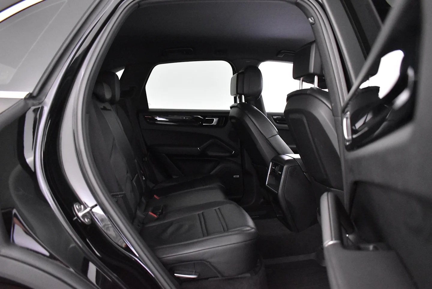 Car Image - OFViQaBzb7KNjGehXVQHg
