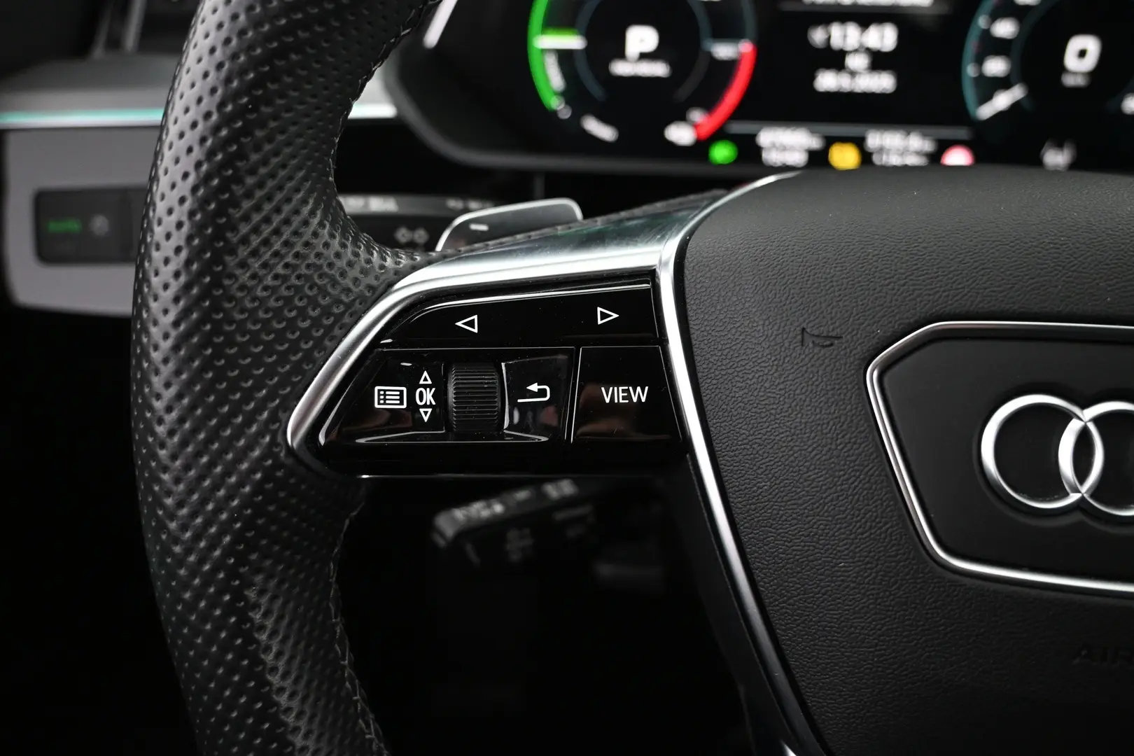 Car Image - 6LvkYvJfHlTz20ZEr3k0ji