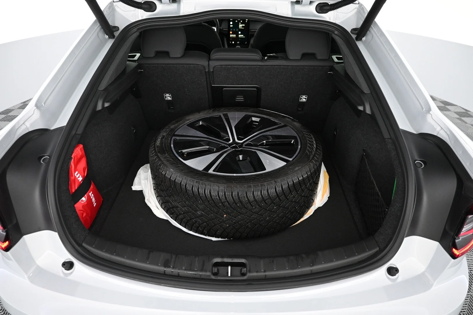 Car Image - 5JfUVtDQNO4e85DicFEtEU
