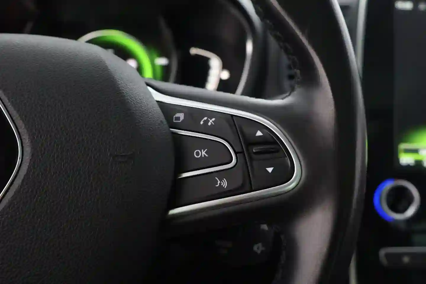 Car Image - FkRnbxb06chVx4R8wmGJx