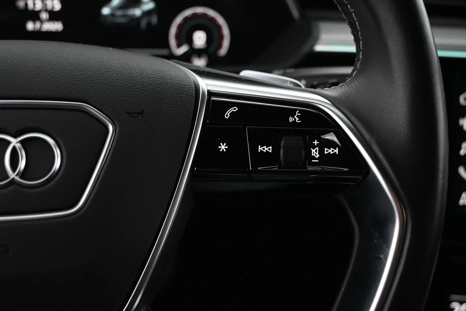 Car Image - 1llnivg00qm6S9LTX5ptcU