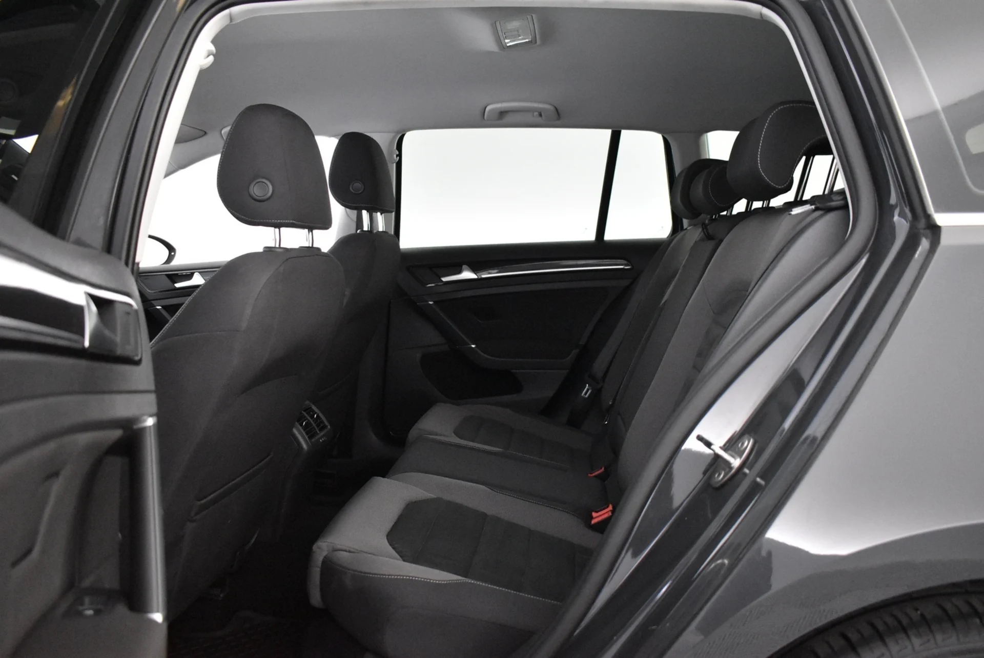 Car Image - 18TAYKnXOvJO1qQbDW2pRl