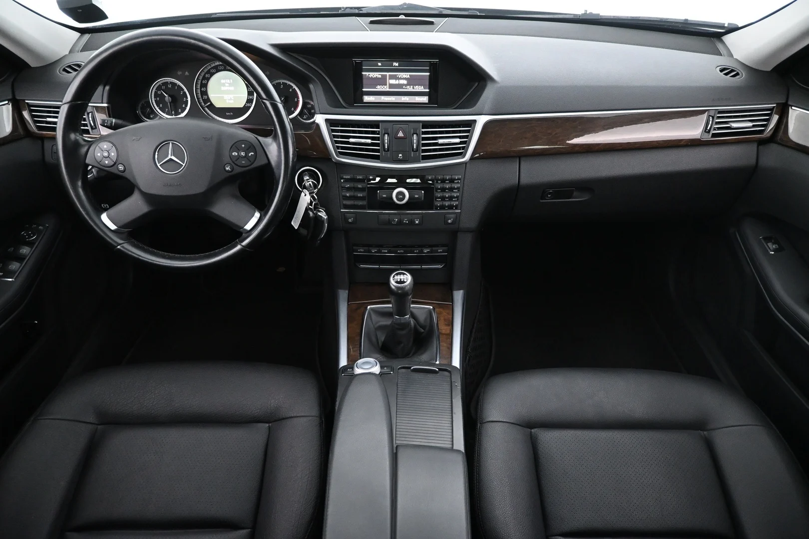 Car Image - 5iGvJ7ivN98qG8GP0Kz0sg