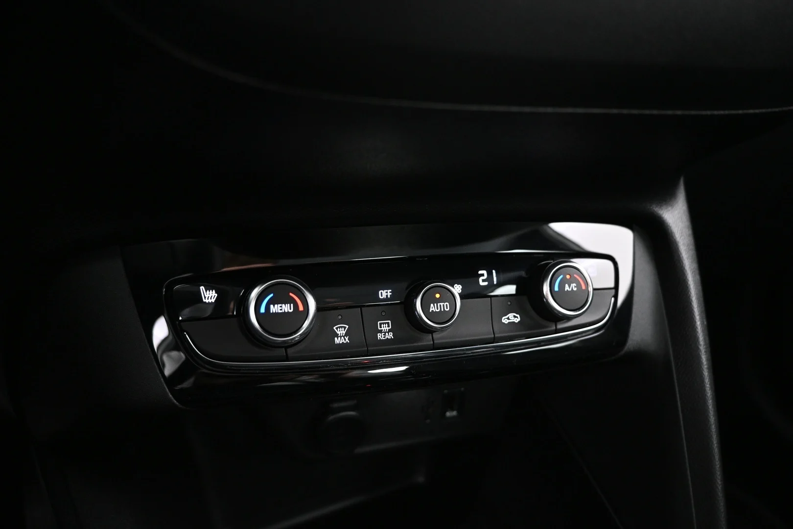 Car Image - 1BGM5UOrHePgPAdxBO2TN8