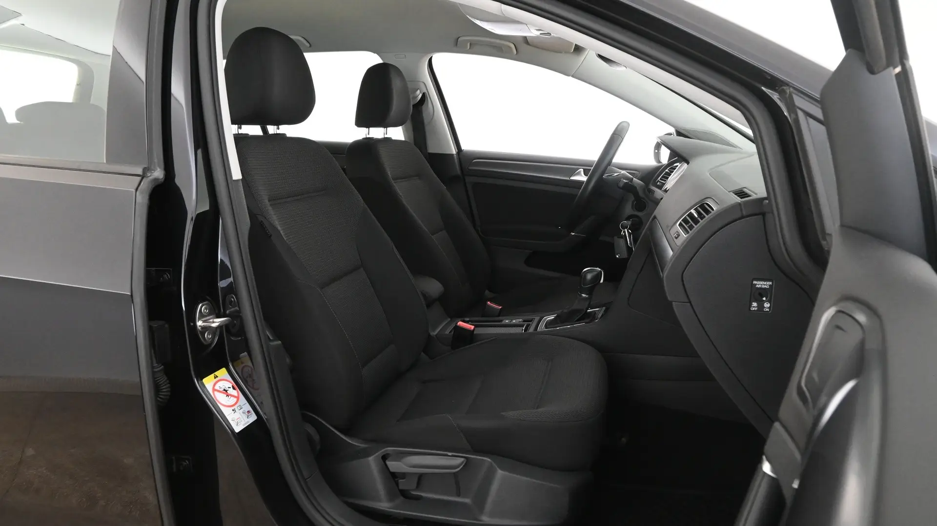 Car Image - 2dwuXVmYSqwrSziaGtvie1