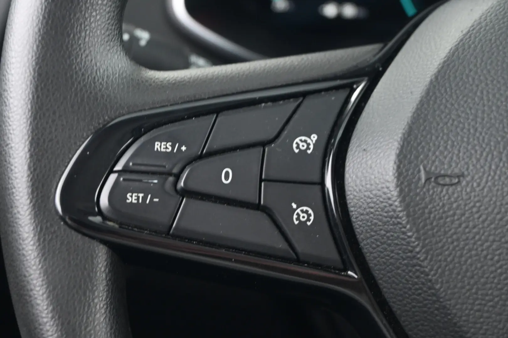 Car Image - 4qyBwgZnRXf71UEvsLZ6Xa