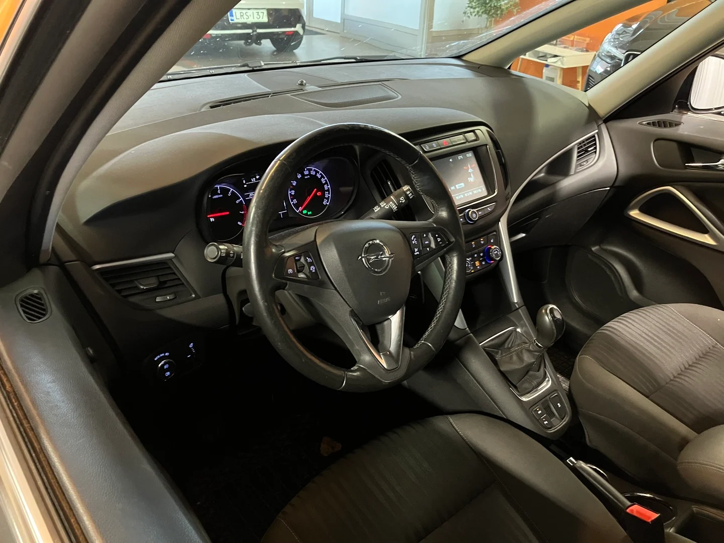 Car Image - 5eDj8pSy91G7RnObEPdlyi
