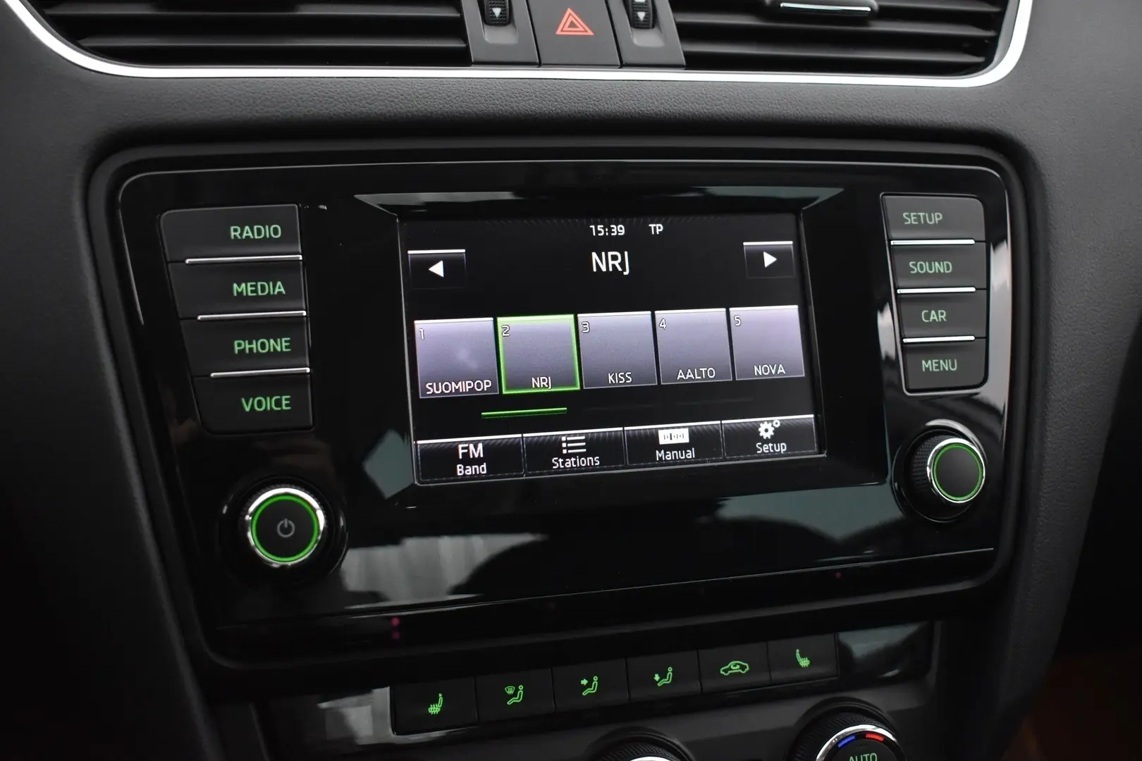Car Image - 41kXL2qFTcYrToGRmebDNe