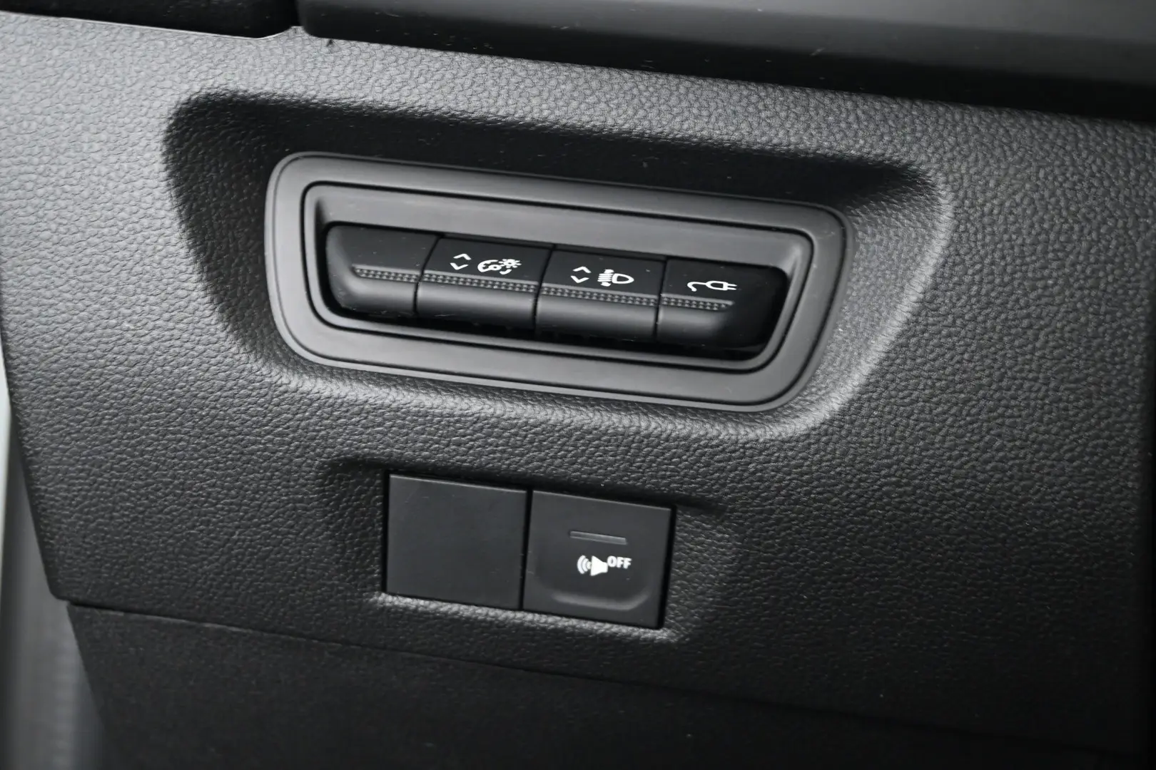 Car Image - 4qyBwgZnRXf71UEvsLZ6Xa