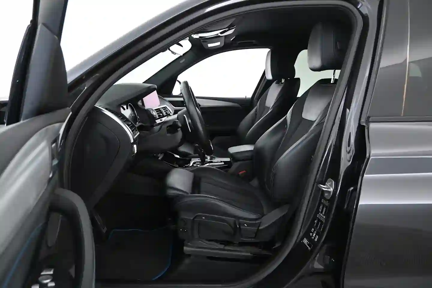 Car Image - 1bSVgjAaV0SG3AE9HwtwJR