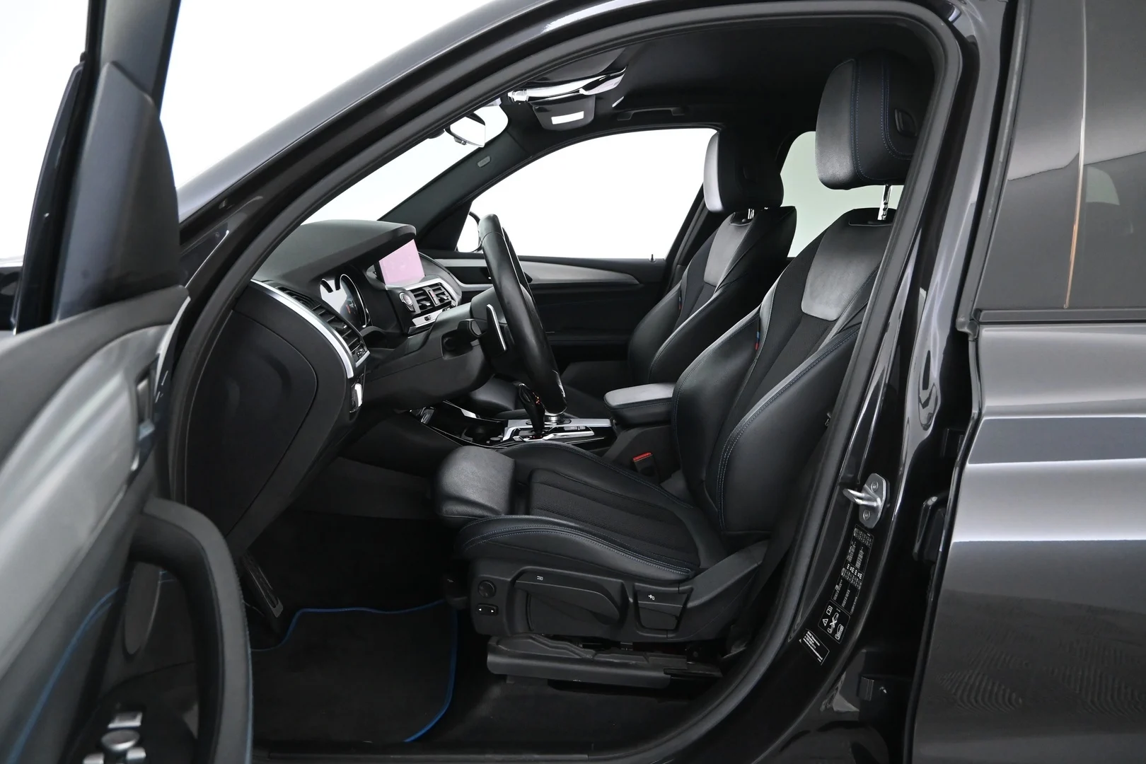 Car Image - 1bSVgjAaV0SG3AE9HwtwJR