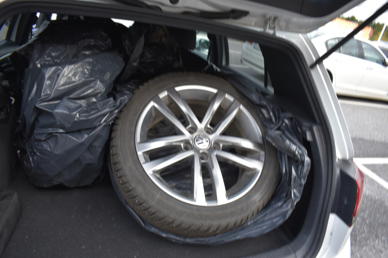 Car Image - 4GecjR4GLOBcpxbQGnZljN
