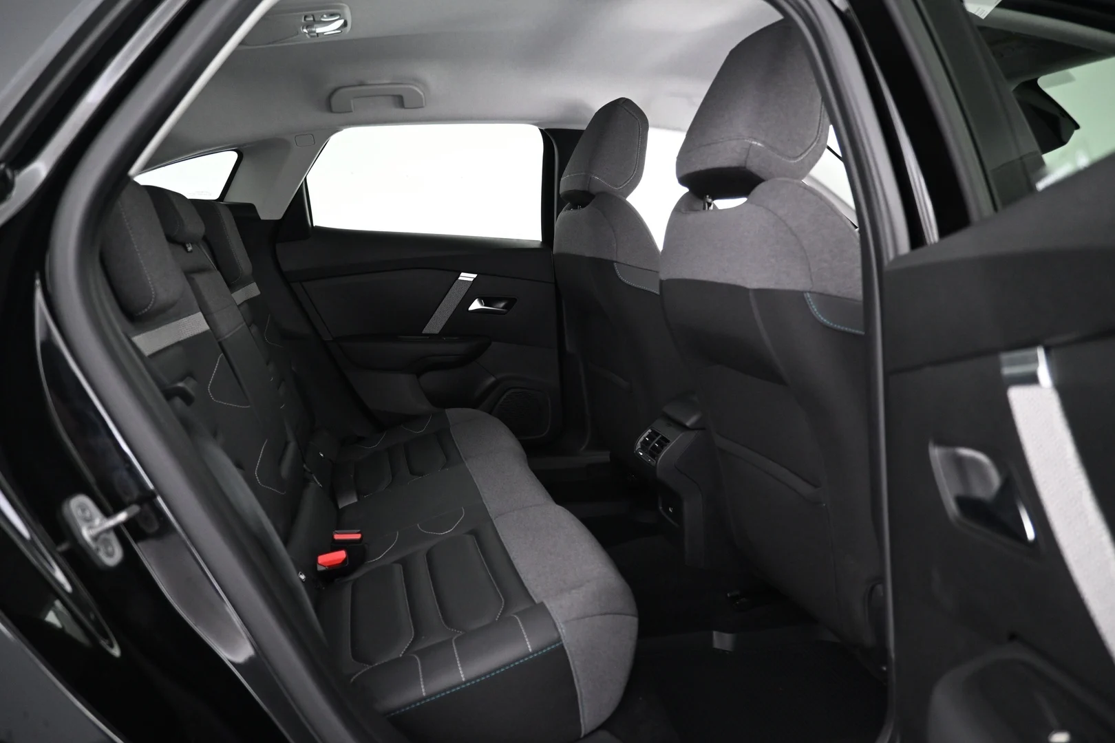 Car Image - F8gdf1eQfRfZ3XwGLguMB