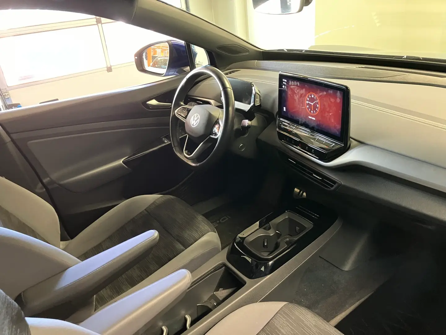 Car Image - 6w76x2zos2FLSTIoNMvY8G